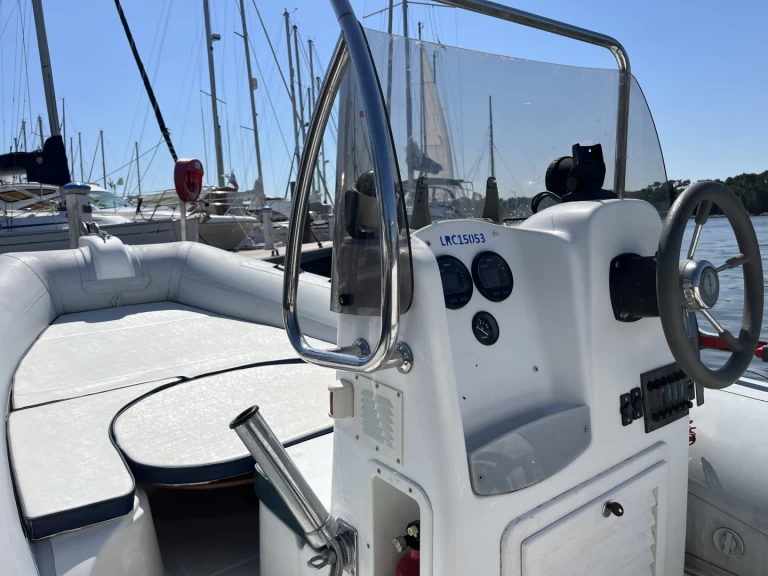 Wynajem Łódż półsztywna w Vannes - Capelli Tempest 500