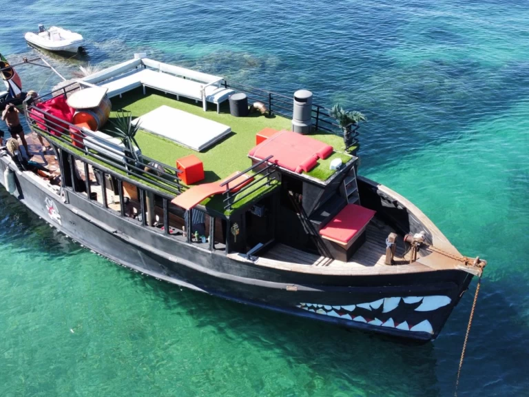 Wynajem Motorówka Custom Made z patentem 