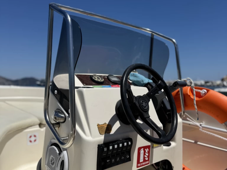 Wynajem łodzi Ranieri Azzura w Zakynthos na SamBoat 