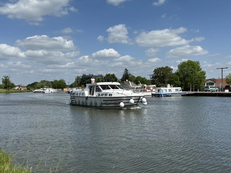 Tarpon Tarpon 42 między profesjonalistami a osobami prywatnymi w Mittersheim