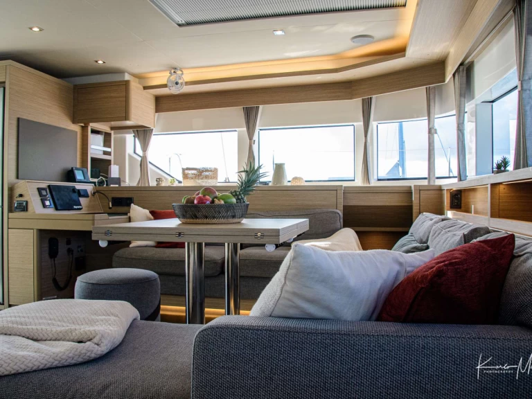 Wynajmij Luksusowy jacht z lub bez skippera Lagoon w Nea Peramos