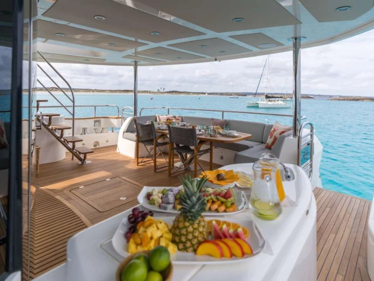 Wynajem łodzi Sunseeker PLAY THE GAME w Ibiza Town na SamBoat 