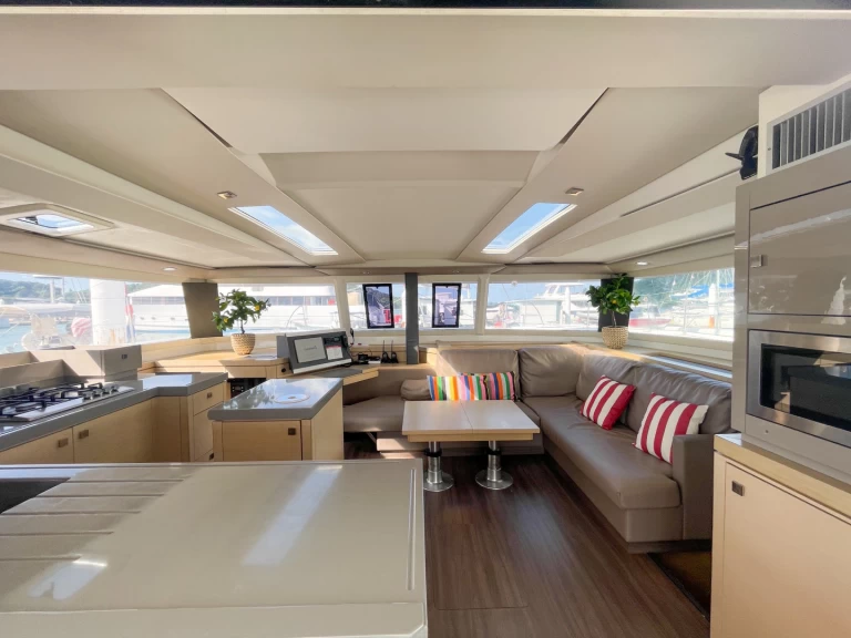 Wynajem łodzi Fountaine Pajot Saona 47 w Ao Po na SamBoat 