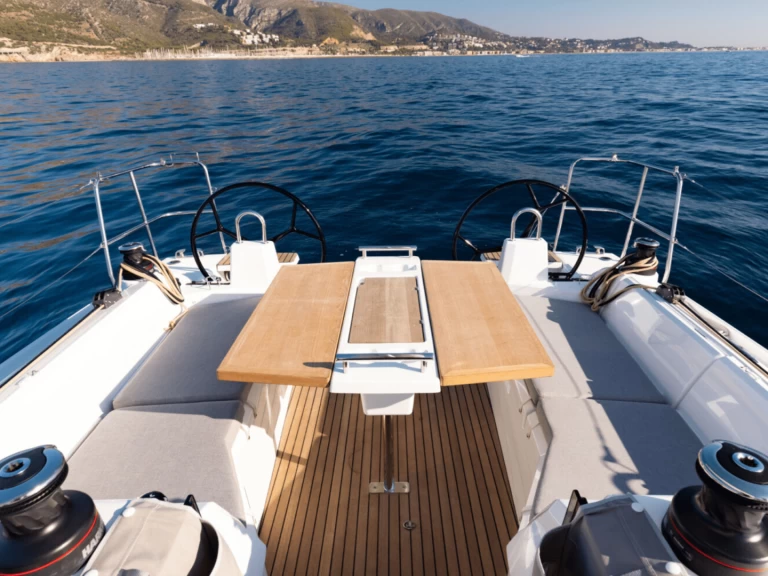 Bénéteau Oceanis 34.1 między profesjonalistami a osobami prywatnymi w Marina (City)