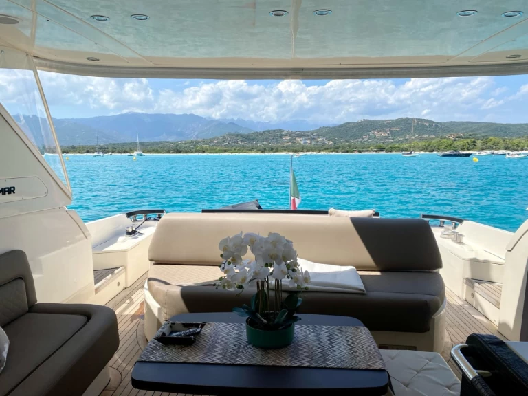 Ilver Vista 58 między profesjonalistami a osobami prywatnymi w Porto Badino