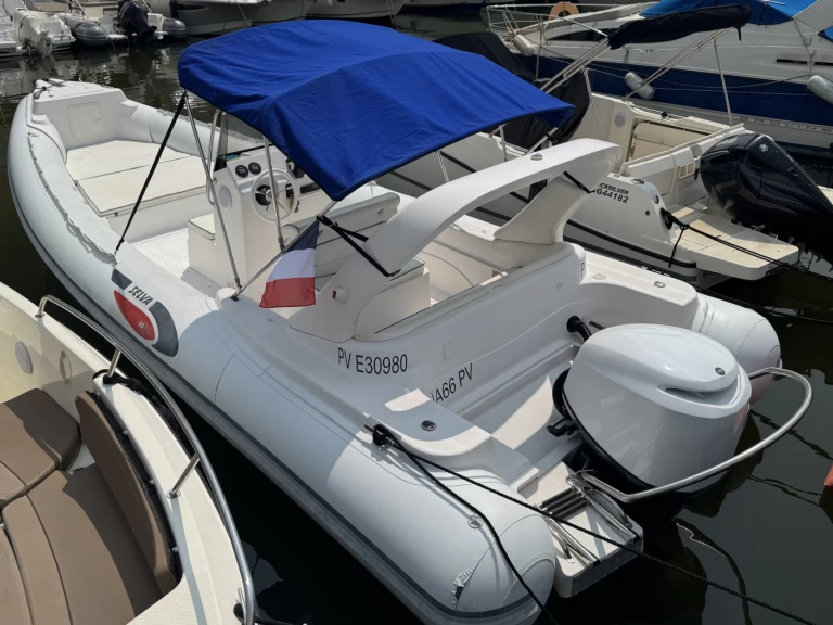 Wynajmij Łódż półsztywna z lub bez skippera Selva w Mandelieu-la-Napoule