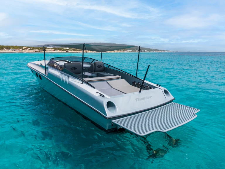 Motorówka do wynajmu w Ibiza Town w najlepszej cenie