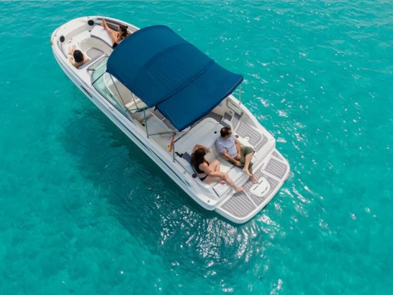 Motorówka do wynajmu w Ibiza Town w najlepszej cenie