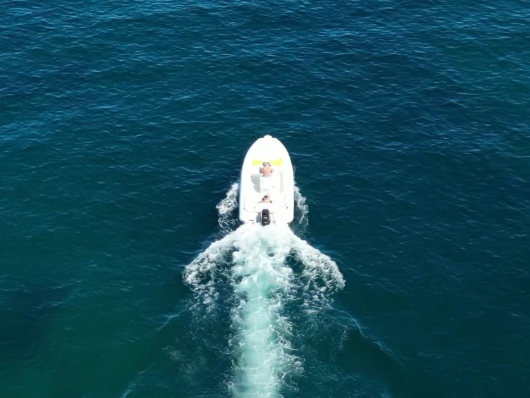 Wynajem Łódż półsztywna Mirimare z patentem 