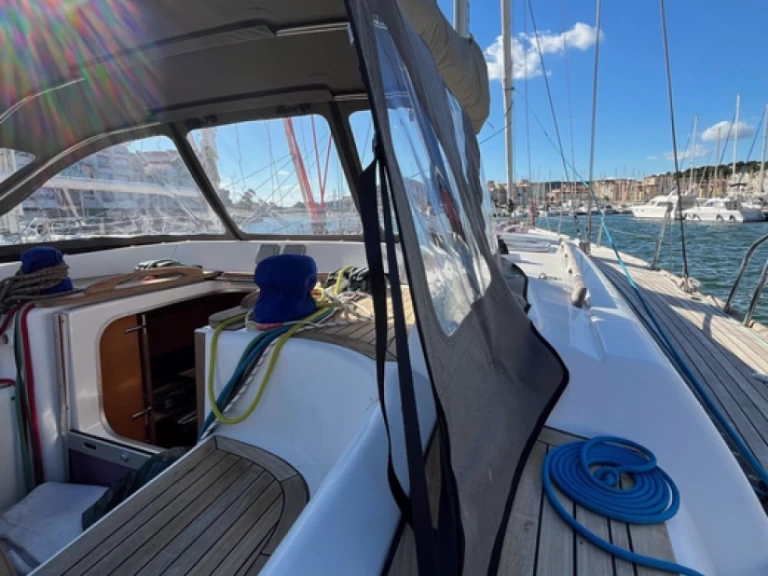 Wynajem Żaglowiec Dufour z patentem 