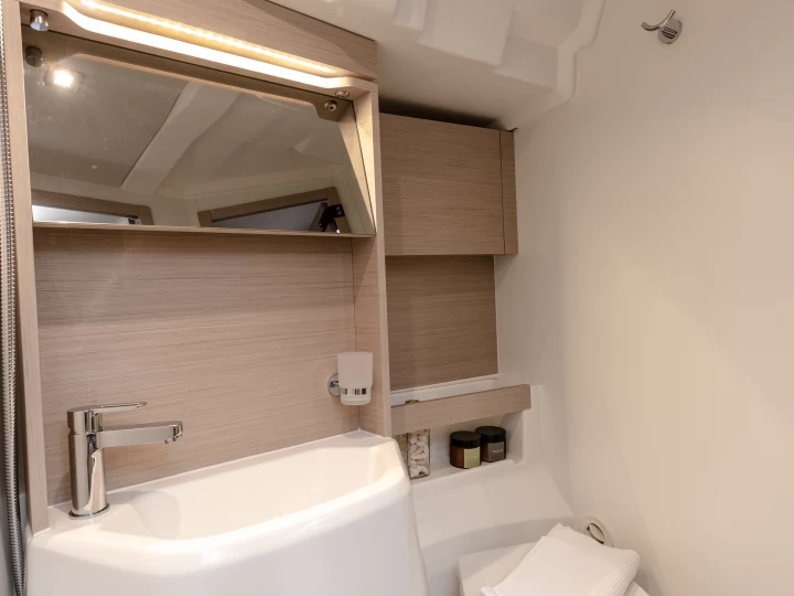 Wynajmij Żaglowiec z lub bez skippera Bénéteau w Marina (City)