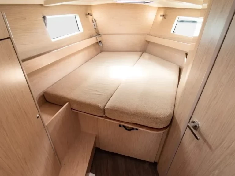 Wynajmij Żaglowiec z lub bez skippera Bénéteau w Nikiána