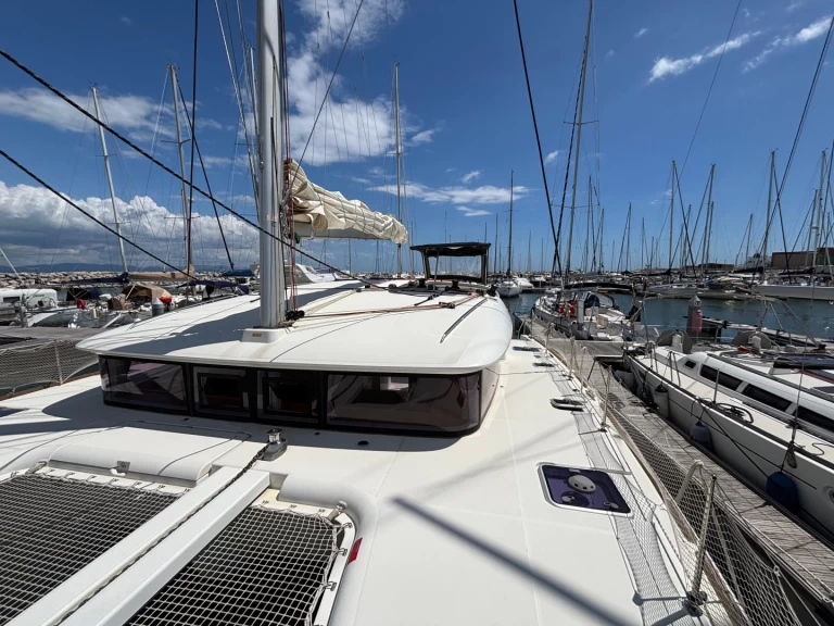 Wynajmij Katamaran z lub bez skippera Lagoon w Piombino