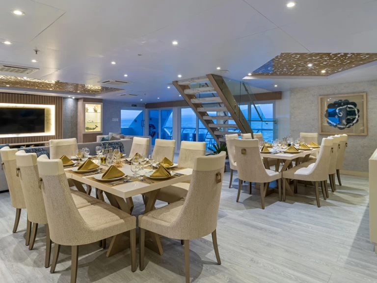 Wynajmij  Power Cat - Elite w Baltra Island