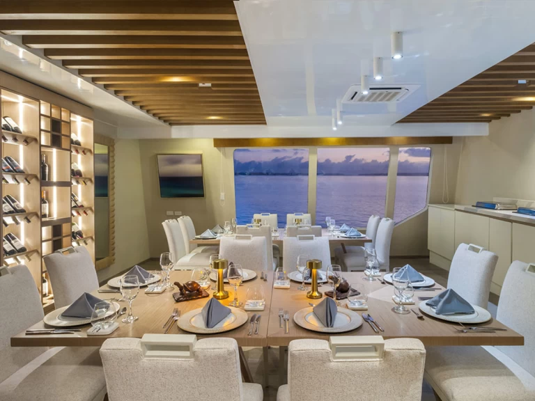 Luksusowy jacht do wynajmu w Puerto Baquerizo Moreno w najlepszej cenie