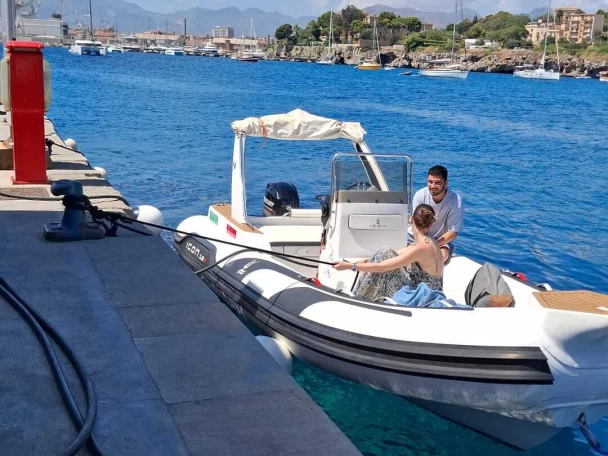 Wynajmij Łódż półsztywna z lub bez skippera icon w Palermo