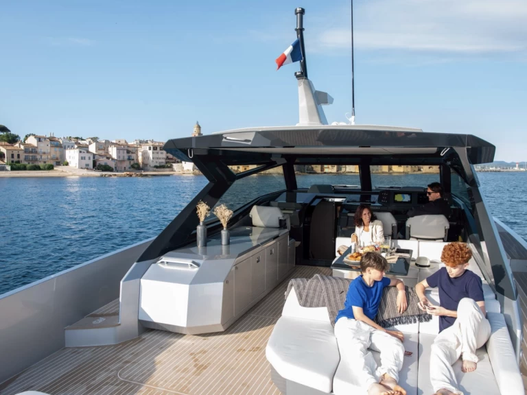 Luksusowy jacht do wynajmu w Sag Harbor w najlepszej cenie