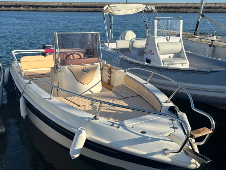 Italmar 17 między profesjonalistami a osobami prywatnymi w Cagliari