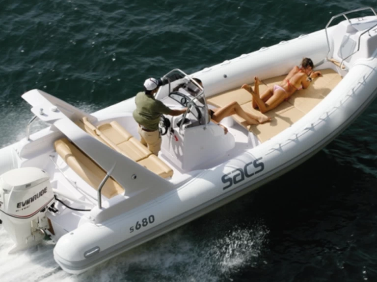 Wynajem łodzi Kornić tanio Sacs 680