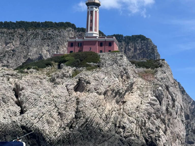 Wynajem Motorówka Cantiere Mimi z patentem 