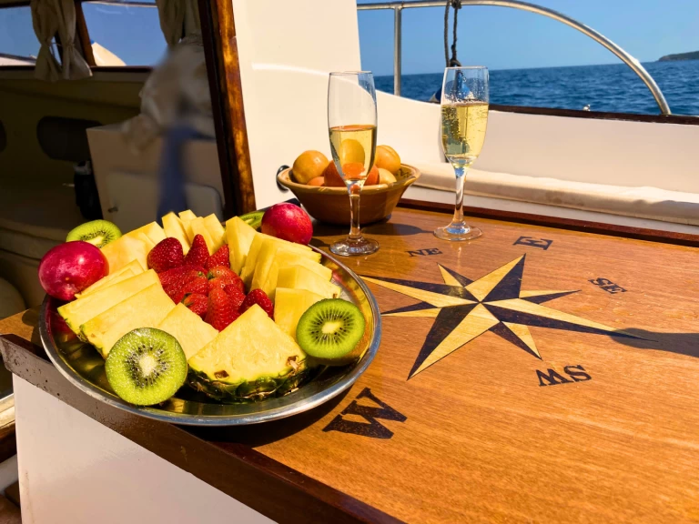 Wynajem Motorówka Mallorca Llaut z patentem 