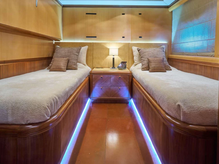 Wynajmij Luksusowy jacht z lub bez skippera Mangusta w Sant Antoni de Portmany