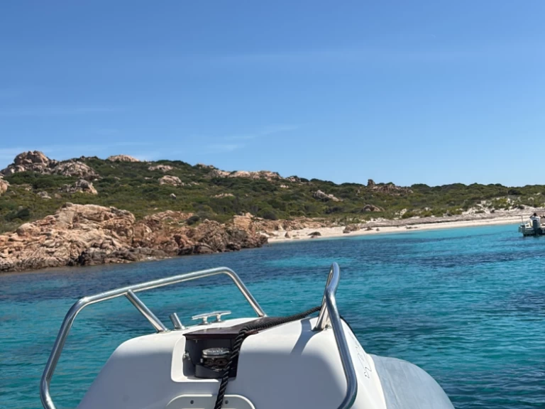 Wynajem w Marina di Cugnana- Sacs Sacs S 680 Ghost na SamBoat