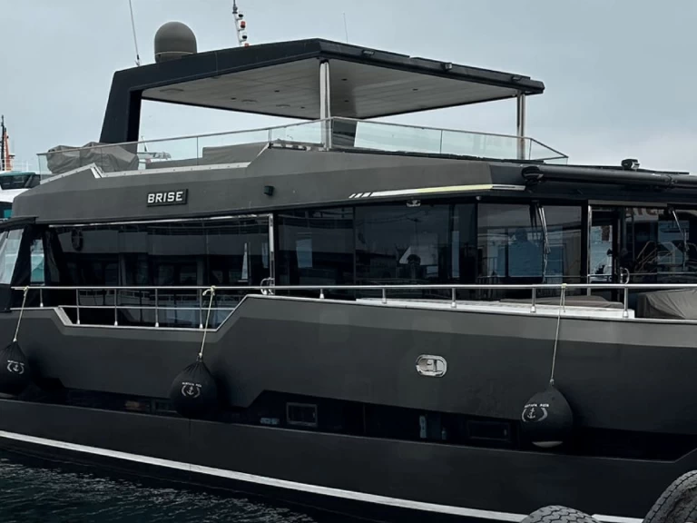 Wynajmij Custom Made Luxury Catamaran w Torba