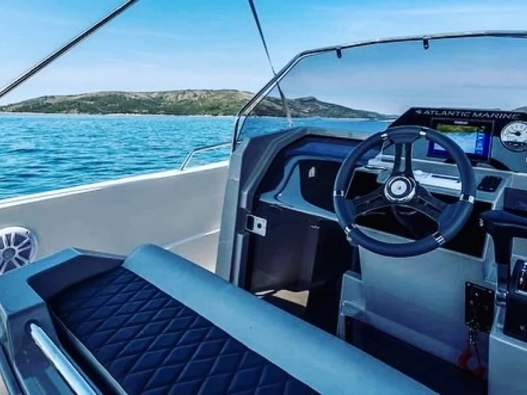 Wynajem Motorówka Atlantic z patentem 