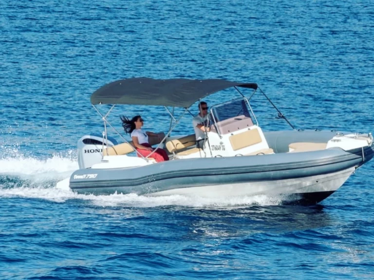 Wynajem Motorówka w Trogir - Marlin Boat 790 Pro Dynamic