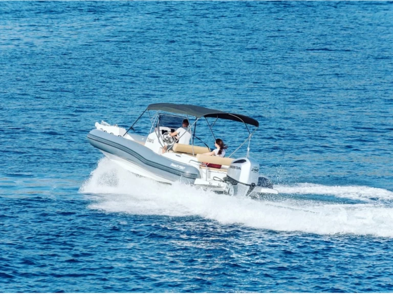 Wynajem Motorówka Marlin Boat z patentem 