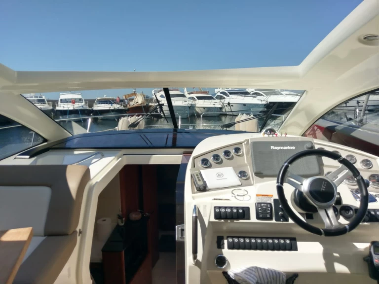 Wynajmij Prestige Prestige 390 S w Juan-les-Pins