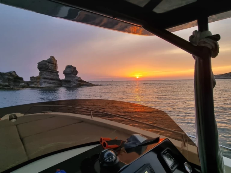 Astilux 900SD między profesjonalistami a osobami prywatnymi w Sant Antoni de Portmany