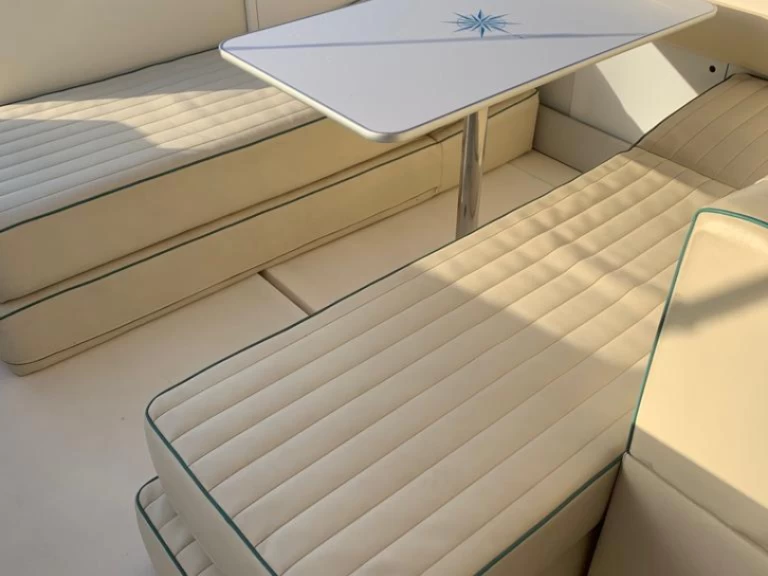 Wynajem łodzi Airon Dart 36 w Porto Badino na SamBoat 