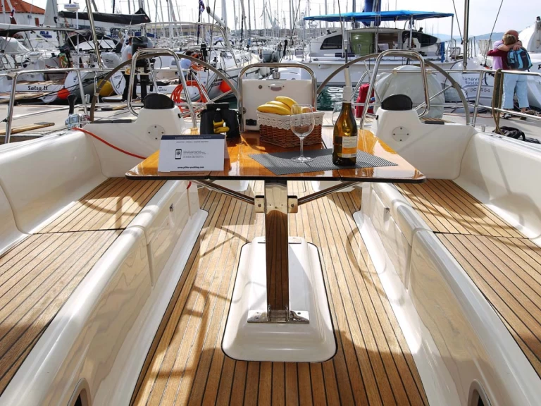 Wynajem w Jezera- Bavaria Bavaria 43 Cruiser na SamBoat