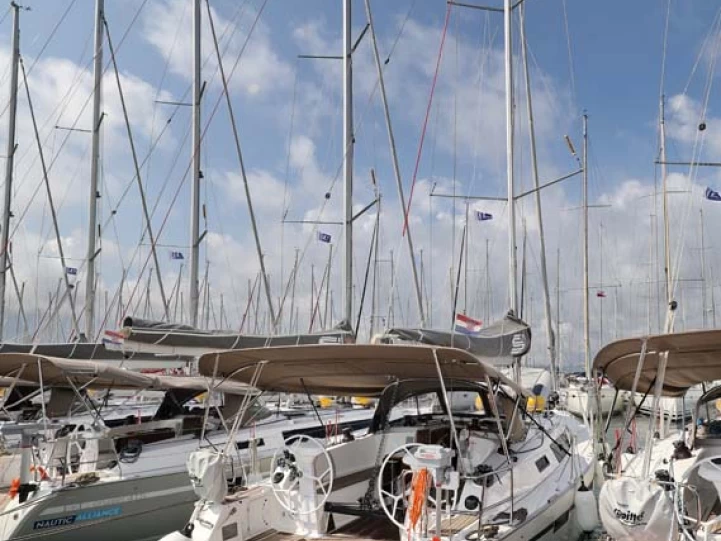 Wynajmij Bavaria Cruiser 41S w Murter-Kornati