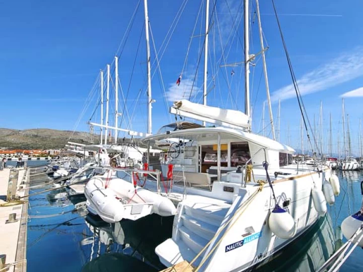 Wynajem łodzi Trogir tanio Lagoon 400 S2