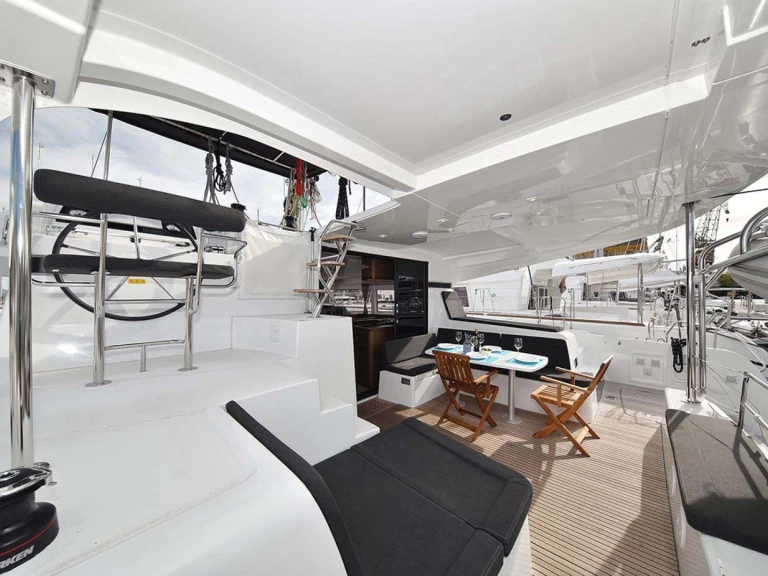 Katamaran do wynajmu w Trogir w najlepszej cenie