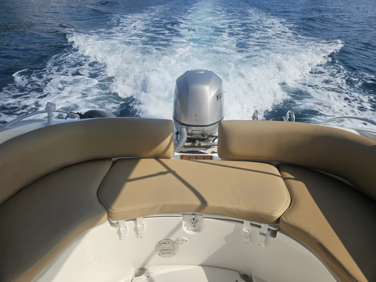 Motorówka do wynajmu w Orašac w najlepszej cenie