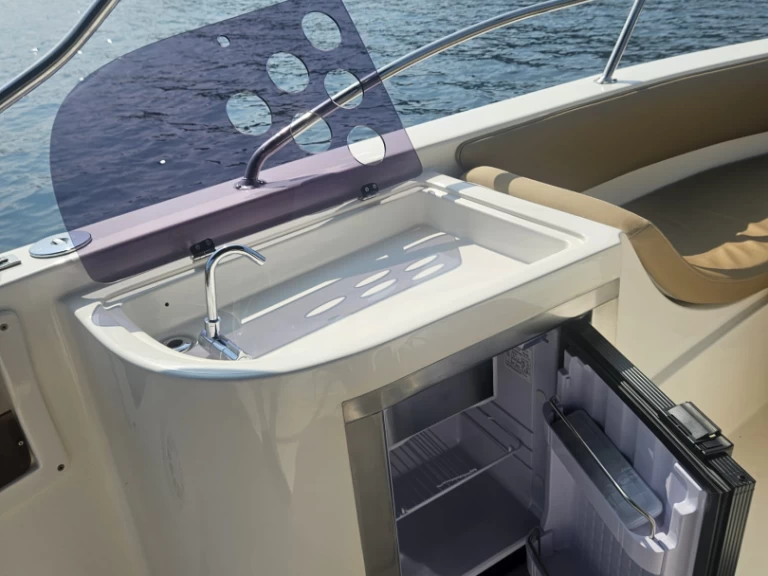 Wynajem Motorówka Eolo z patentem 