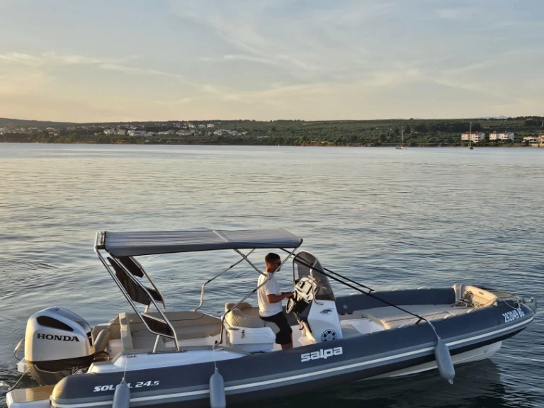 Wynajem łodzi Salpa Salpa Soleil 24.5 w Tkon na SamBoat 