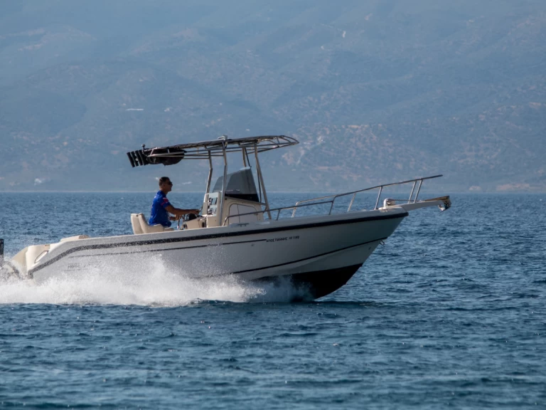 Wynajem w Ýdra- Boston Whaler Boston Whaler 23 Outrage na SamBoat