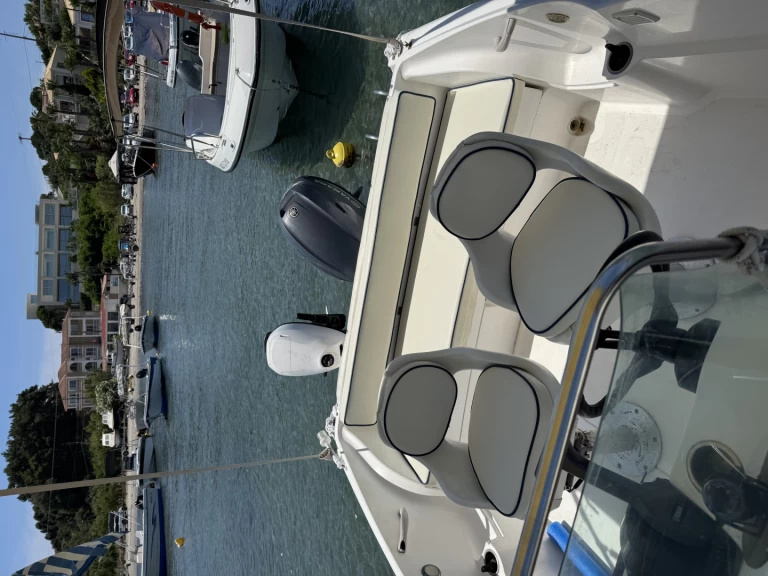 Olympic 520 między profesjonalistami a osobami prywatnymi w Zakynthos