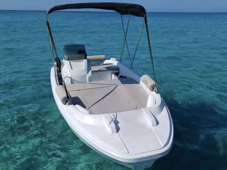 Wynajem Motorówka w Galéria - ROTO 450 S FAMILY