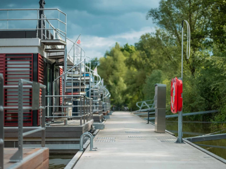 FLOATING 44 między profesjonalistami a osobami prywatnymi w Höxter