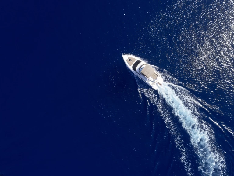 Wynajmij Motorówka z lub bez skippera Régal w Lavrio