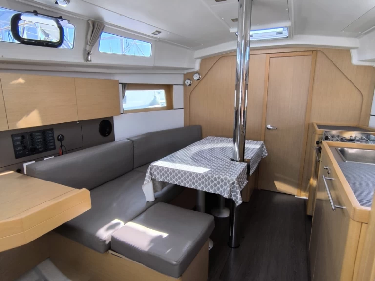 Wynajem łodzi Les Sables-d'Olonne tanio Oceanis 35