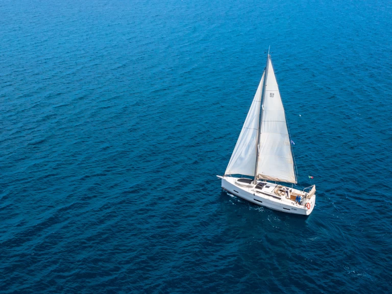 Dufour Dufour 390 Grand Large między profesjonalistami a osobami prywatnymi w Palermo