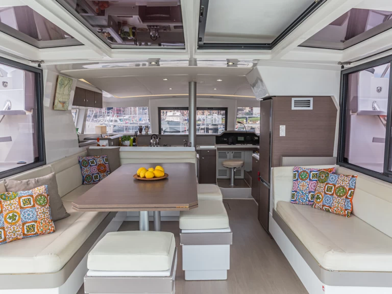 Wynajmij Katamaran z lub bez skippera Bali w Palermo