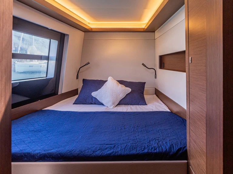 Wynajem Katamaran Nautitech z patentem 